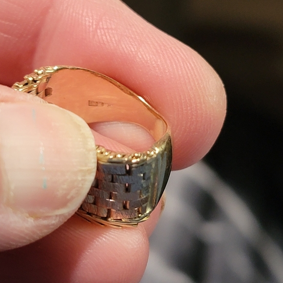 VINTAGE GOLD RING - Picture 7 of 9